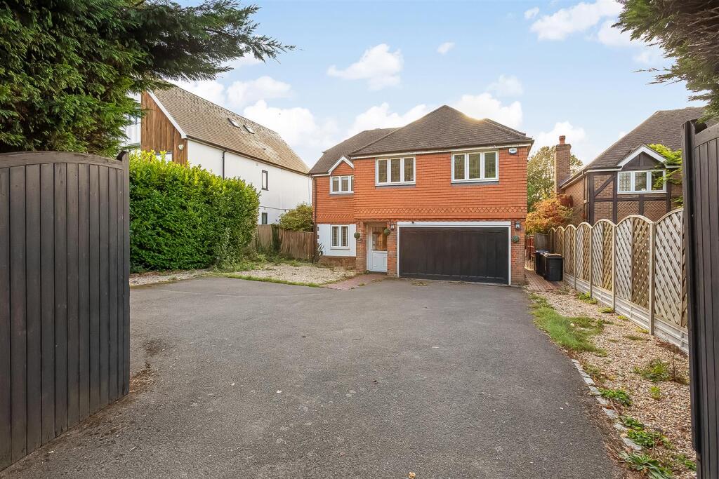 5-bed detached on Smitham Bottom Lane, Purley, £950,000