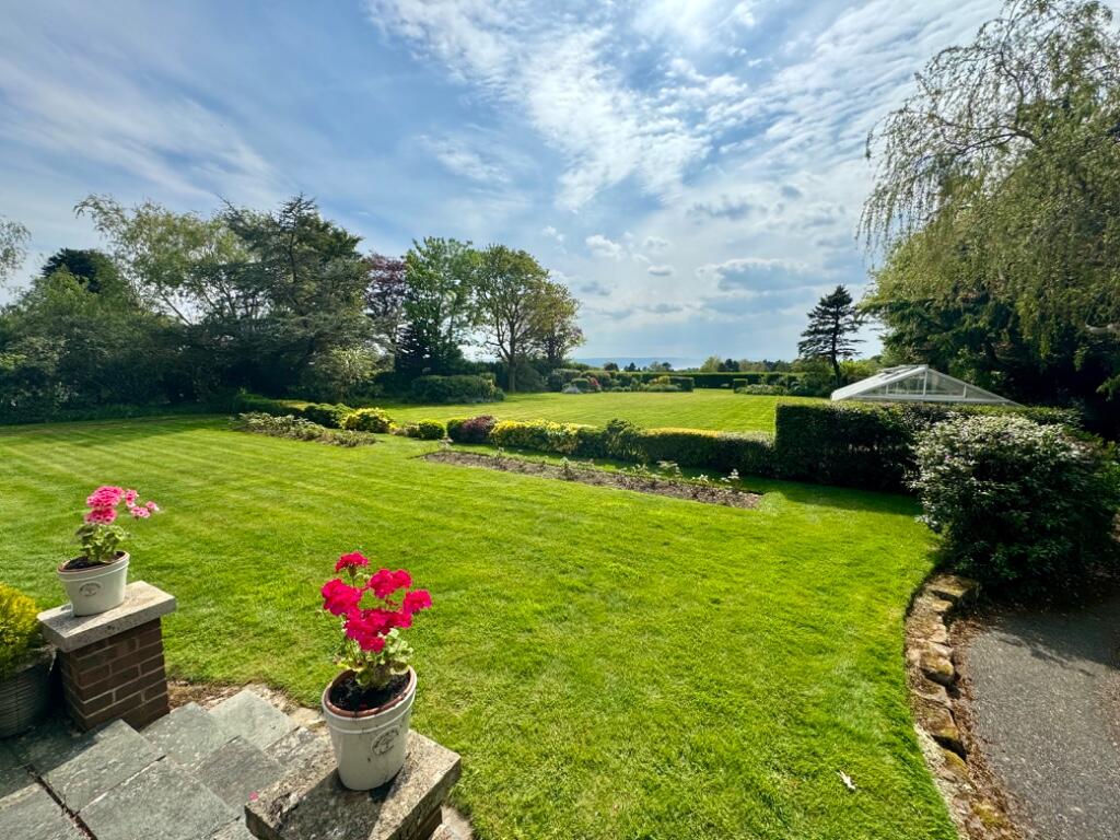 Main image of property: Links Hey Road, CH48