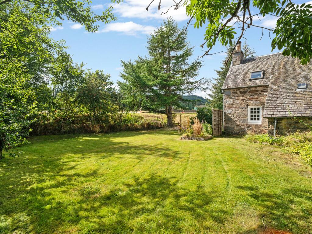 House in Ballinluig, Perth and Kinross - More