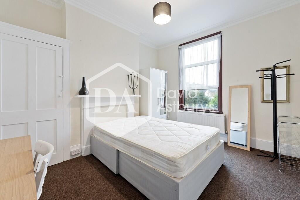 Apartment in London - View 3