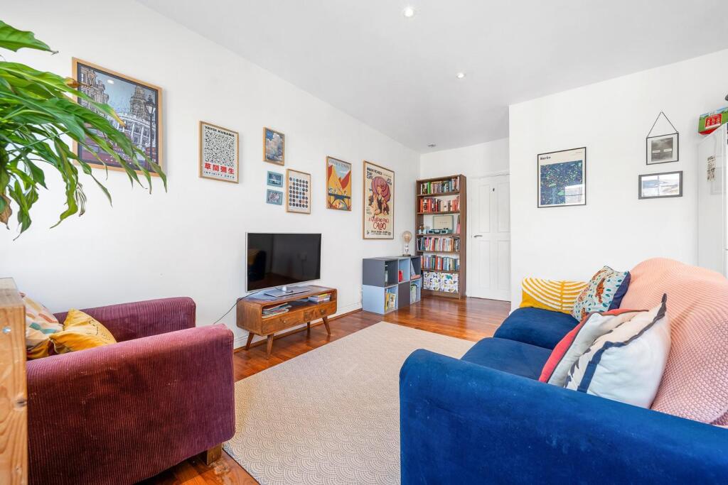 Apartment in London - View 5