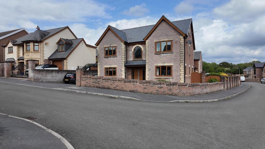 Main image of property: Aber Llwchwr, Llangennech, Llanelli