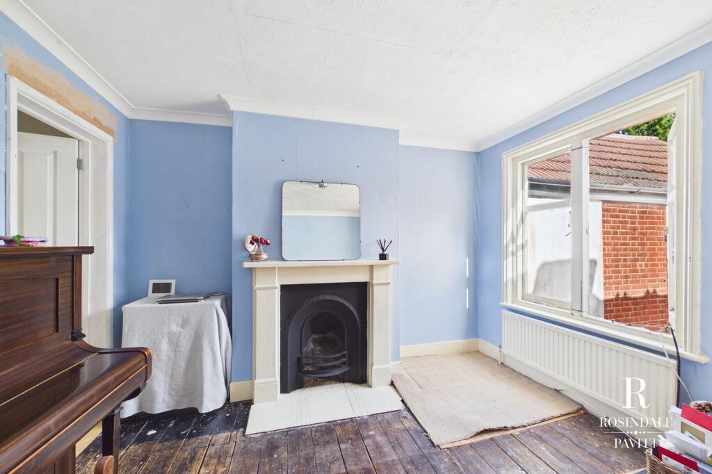Apartment in Sutton - More