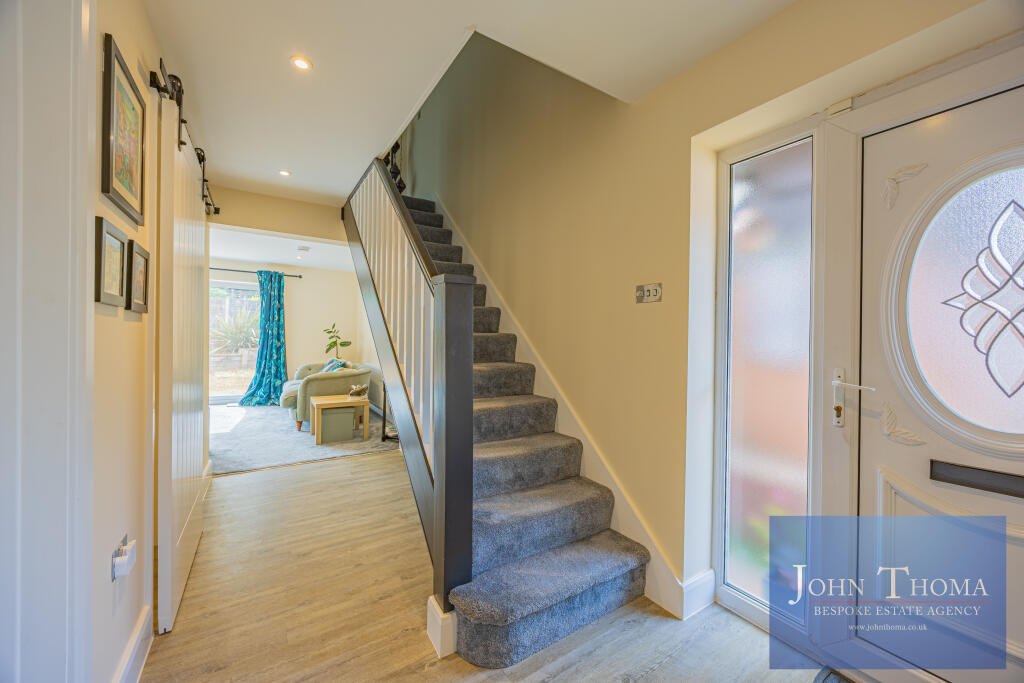 House in Epping Forest, Chigwell - View 5