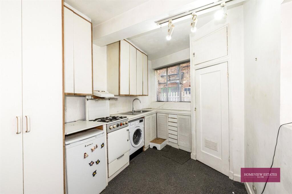 Apartment in London - View 4