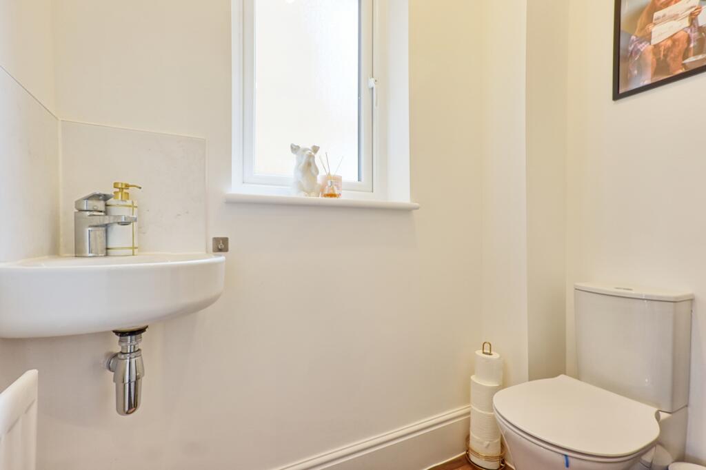 House in Basildon, Essex - View 5