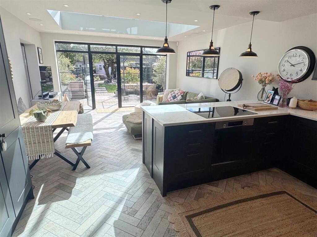 House in Newbury, West Berkshire - View 4