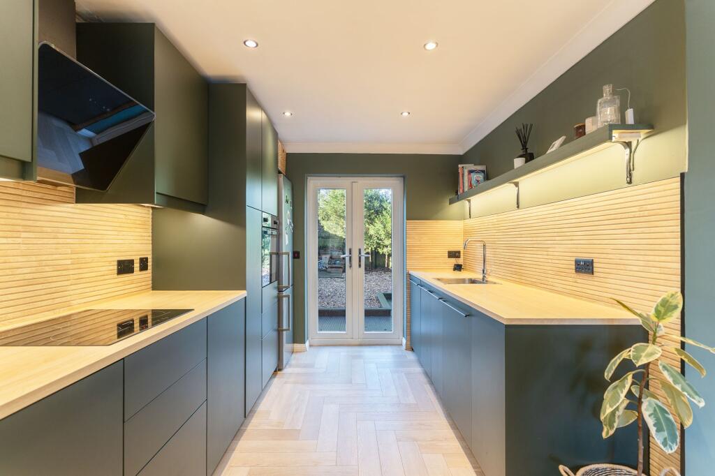 House in Newport - View 3