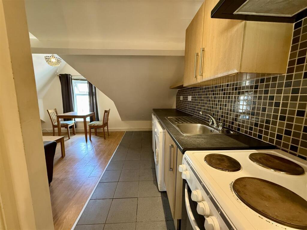 Apartment in Cardiff - View 2