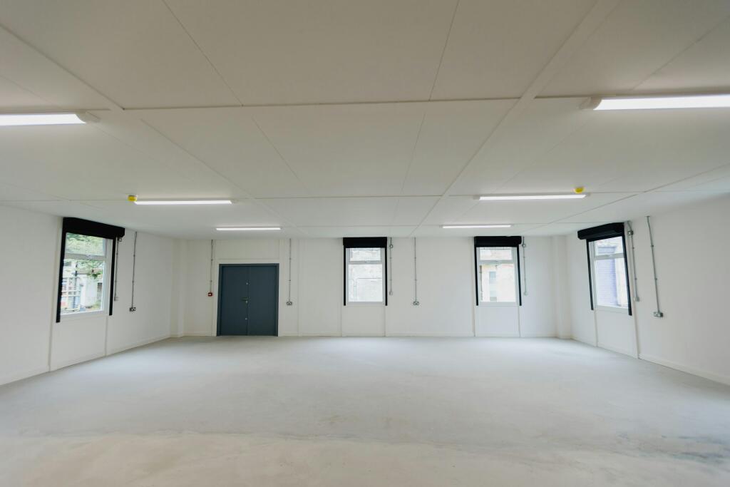 Allenby Commercial Barton & Business Center-96.jpg
