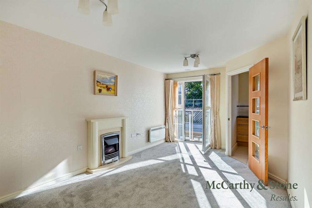 Apartment in Truro - View 3