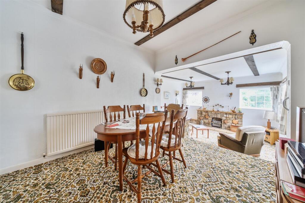 House in Silverstone, West Northamptonshire - More