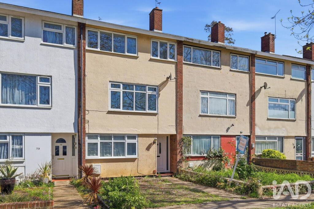 Main image of property: The Gore, Basildon, SS14