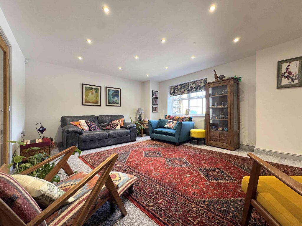 House in Bradford, West Yorkshire - View 4