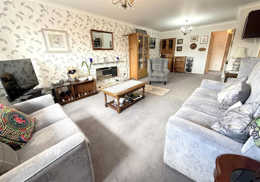 House in Rushcliffe, Bingham - View 3