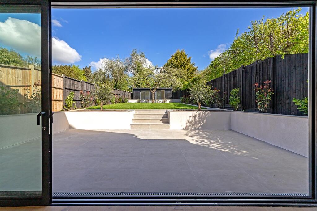 Additional image 8 of Batchwood Drive, St. Albans