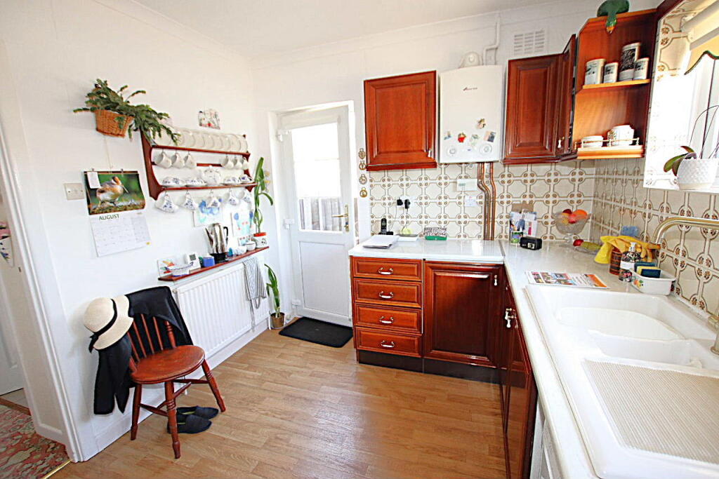 House in Clacton-on-Sea, Holland-on-Sea - More