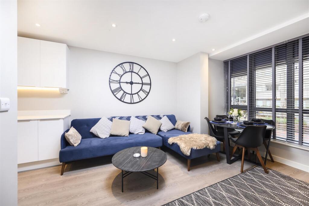 Main image of property: Apartment 1, Whitelocke House, 2-4 Lampton Road