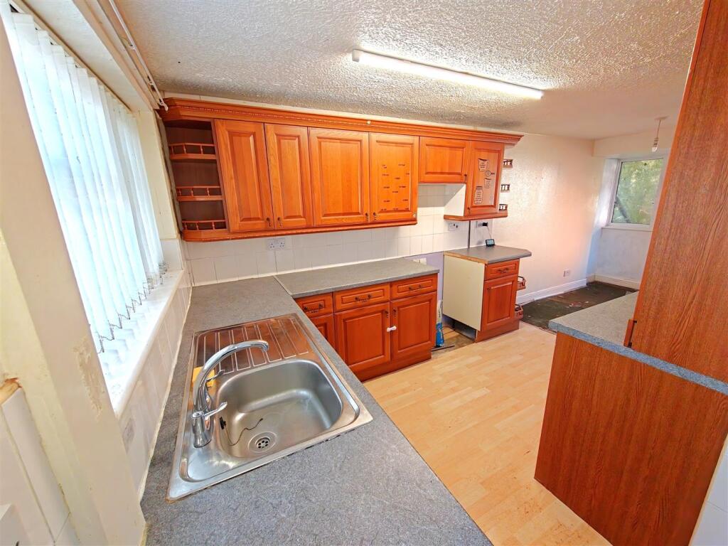 Cransley Gardens, Corby - View 5