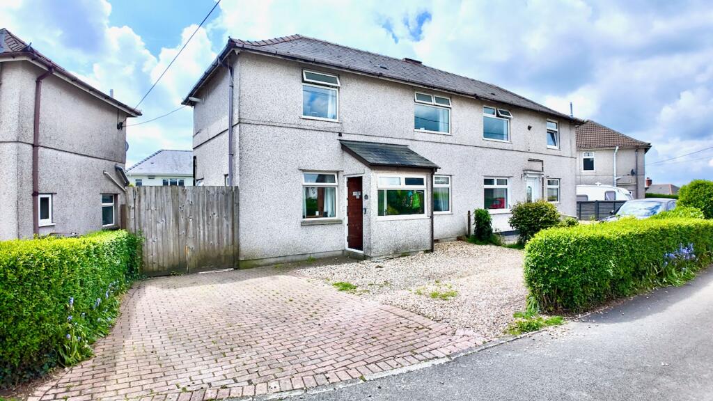 Main image of property: Llwyn-On Crescent, Oakdale, NP12