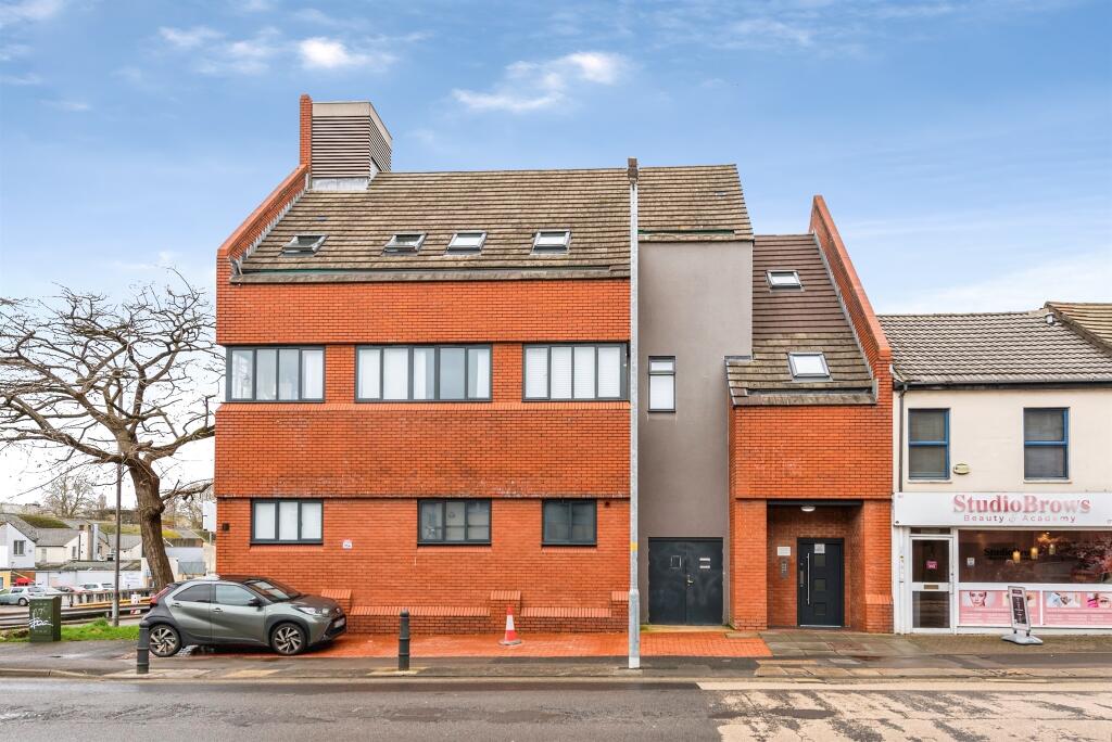 Main image of property: Commercial Road, Swindon