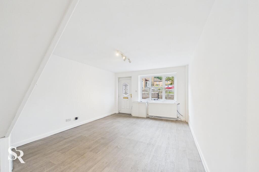 House in High Peak, Chapel-en-le-Frith - More
