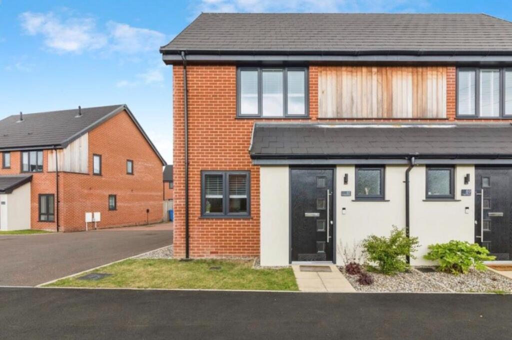 Main image of property: Lime Avenue, Lowestoft, NR32 3FH