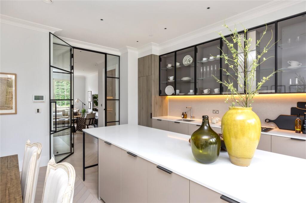 House in Runnymede, Englefield Green - View 4