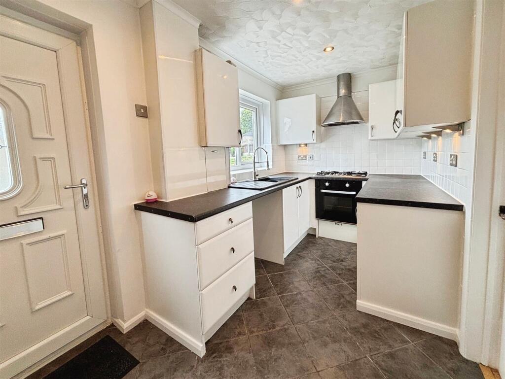 House in Bradford, Clayton - View 4