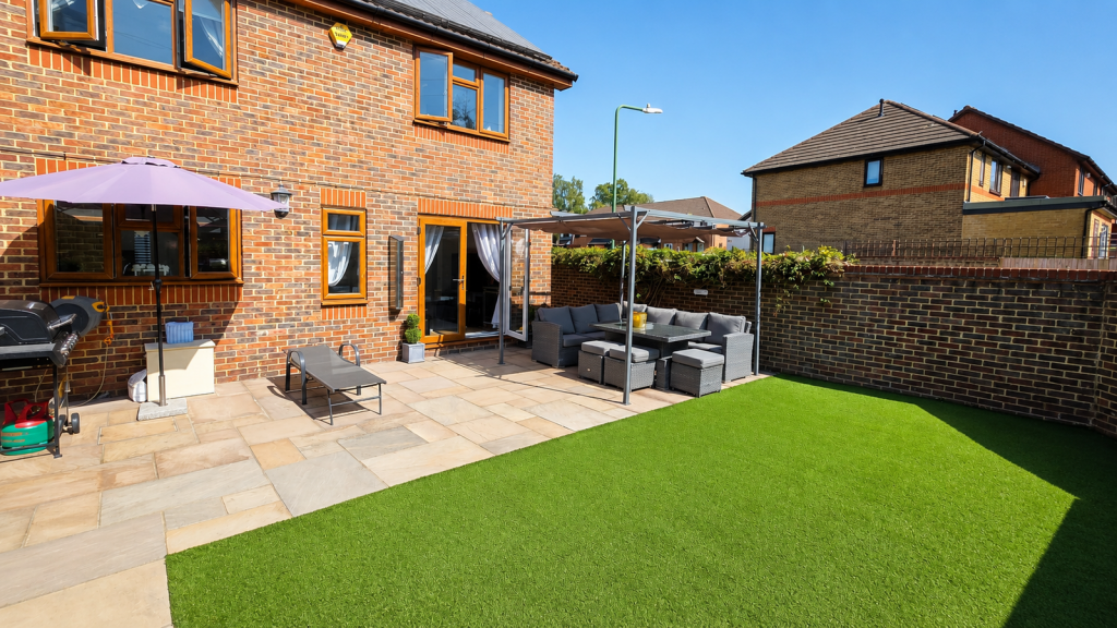 House in Dartford, Stone - More