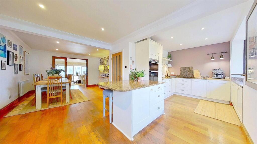 House in Adur, West Sussex - View 4