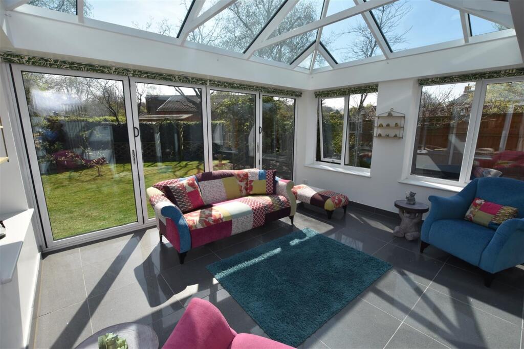 House in Tamworth, Amington - More