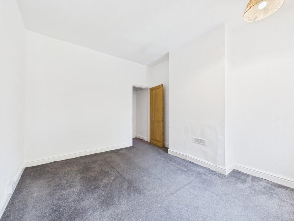 House in Stoke-on-Trent - More