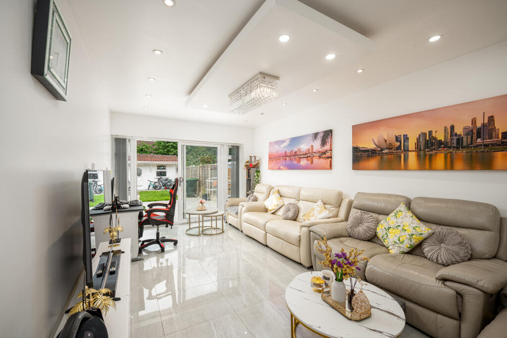 House in Sandwell, West Midlands - View 2