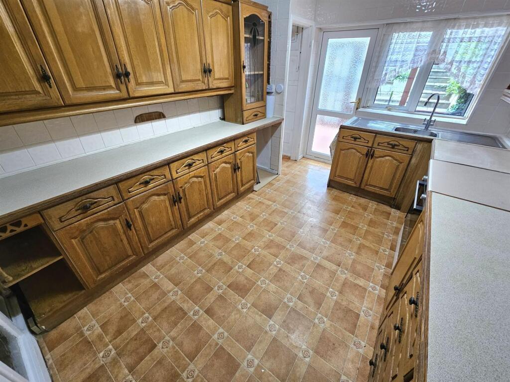 Walford Drive, Solihull photo 4
