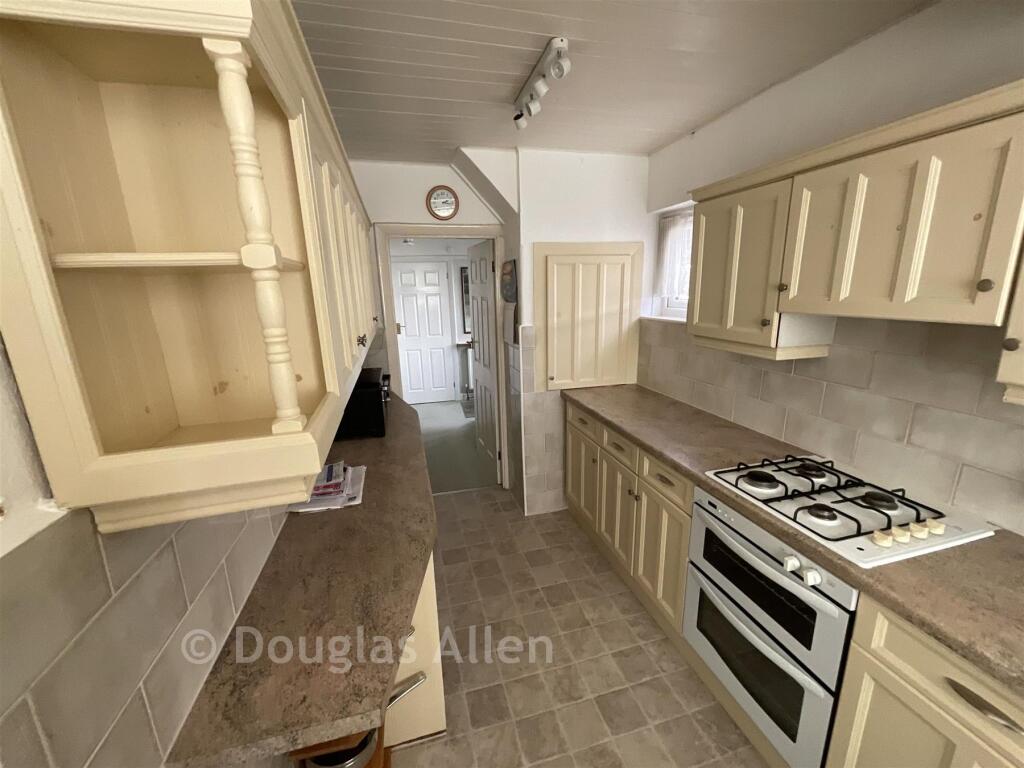 House in Brentwood - More