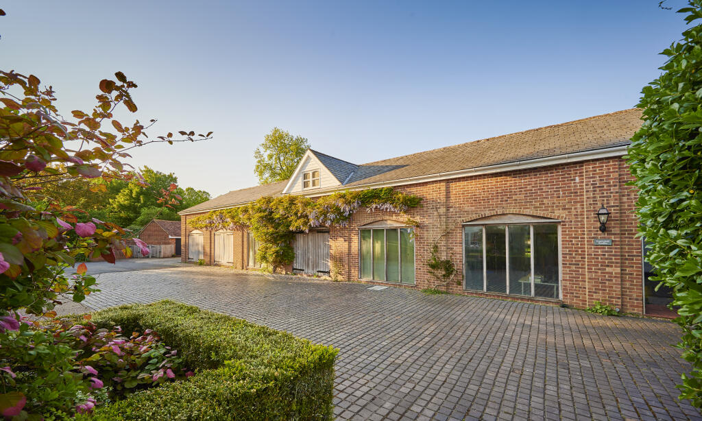 The Courtyard, Hollingbourne Hill, Hollingbourne, Kent photo 3