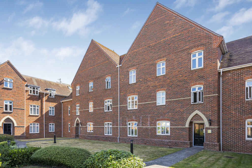 Main image of property: Walter Bigg Way, Wallingford, OX10