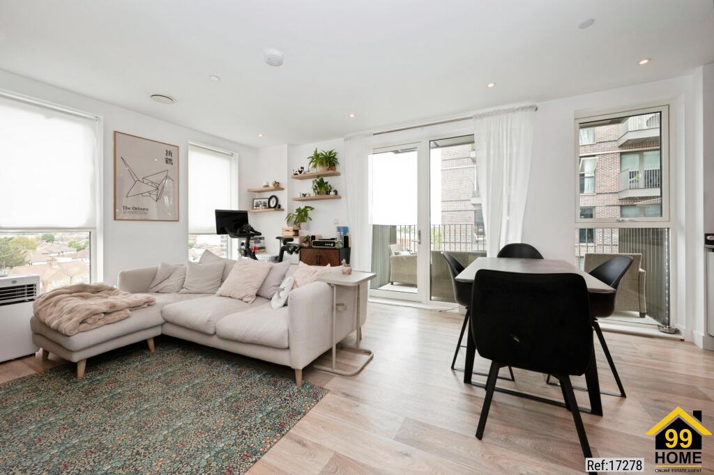 Apartment in Kingston upon Thames - View 3