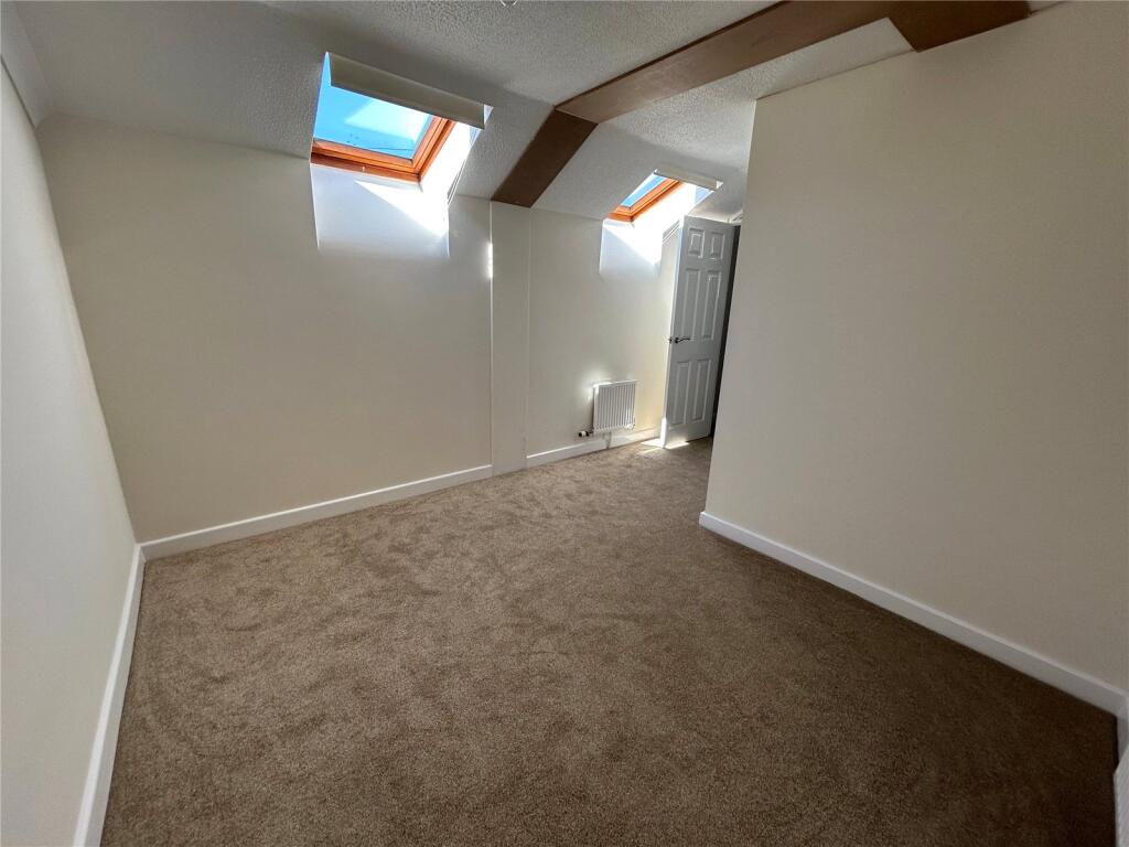 House in Taunton - View 5