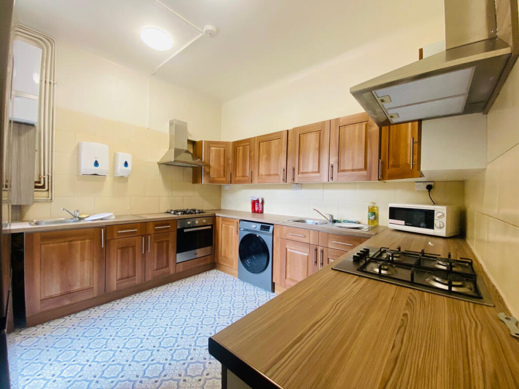 House in London - View 3
