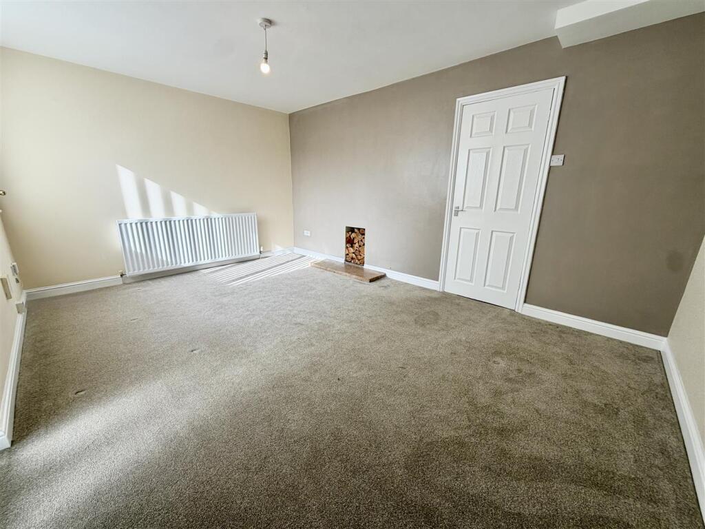 House in Leeds, Allerton Bywater - View 3