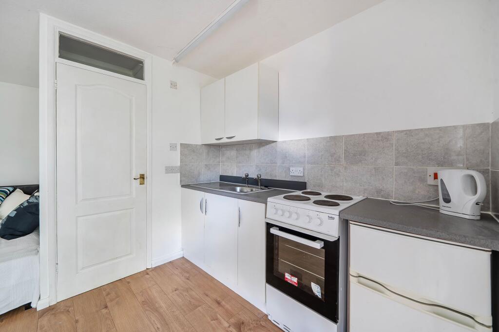 Apartment in Southampton - More