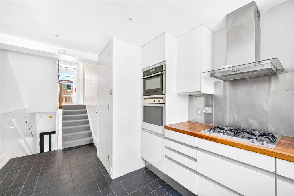 Apartment in London - View 5