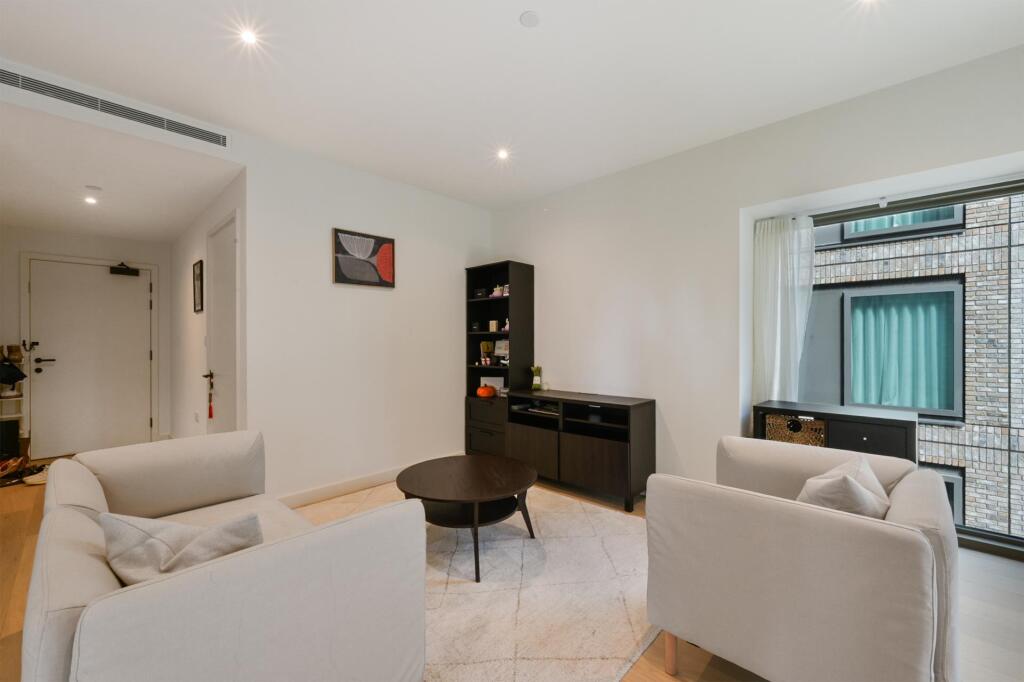 Apartment in London - More