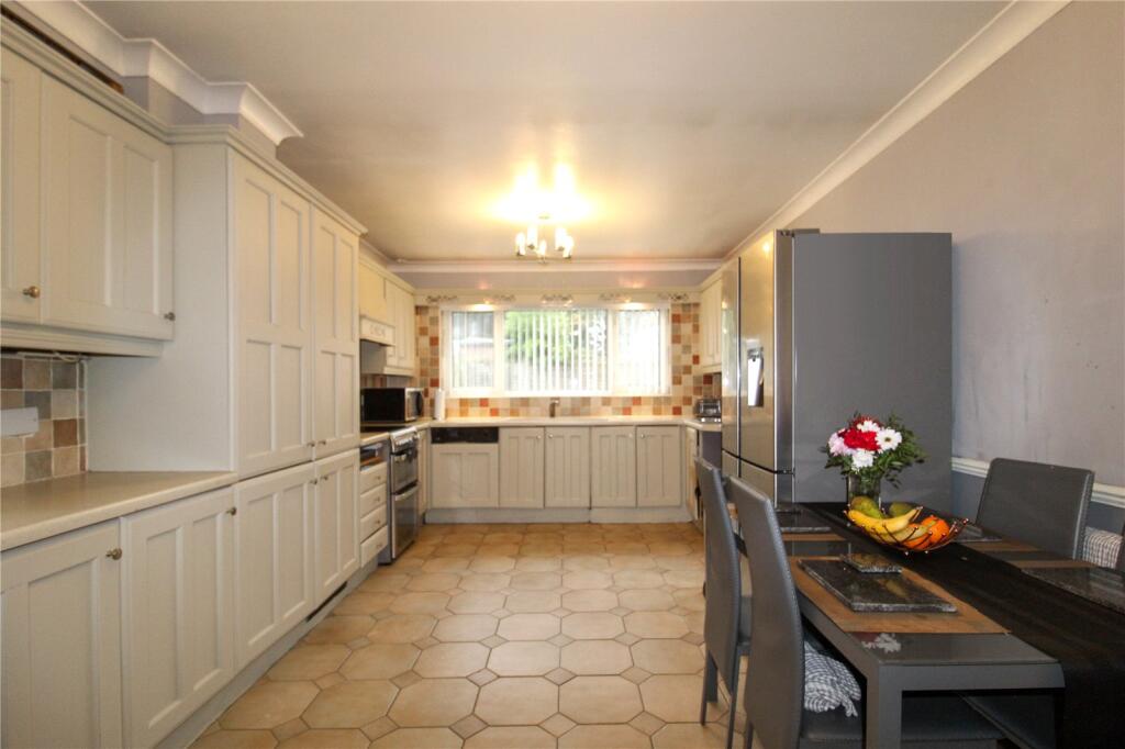 Bridgwater Drive, Westcliff-on-Sea, Essex, SS0 - View 3