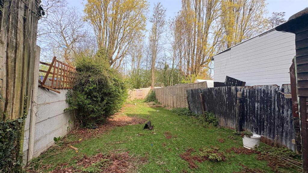 Additional image 22 of Oakwood Road