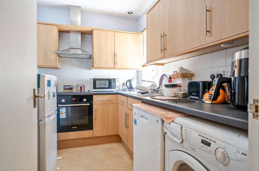 Apartment in Worthing, Broadwater - View 4