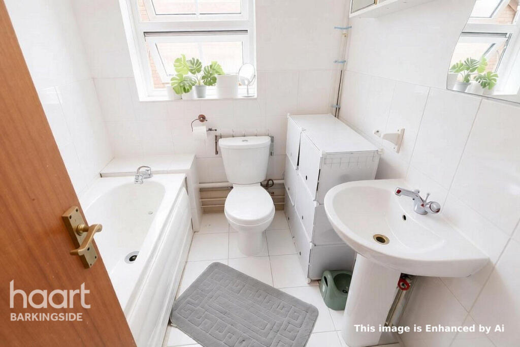 Apartment in London, Hainault