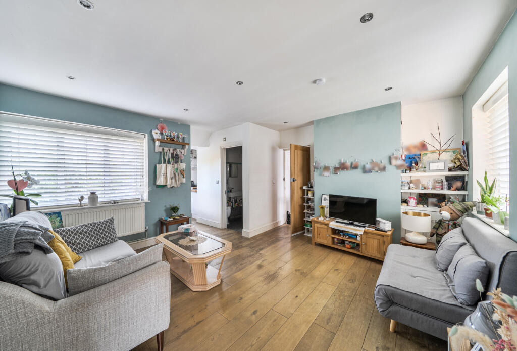 Main image of property: Roe Lane, Kingsbury, London, NW9